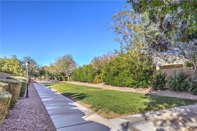7221 Fruitful Harvest Avenue, Las Vegas, NV 89131