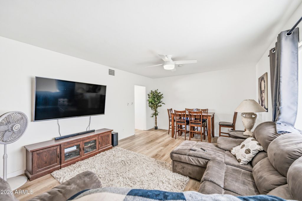 8202 E CAMBRIDGE Avenue, Scottsdale, AZ 85257 — photo 3