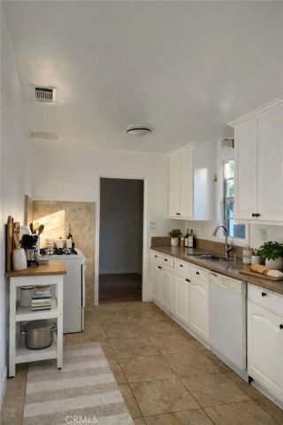 1185 Hauser Boulevard, Los Angeles, CA 90019