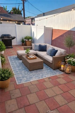 1185 Hauser Boulevard, Los Angeles, CA 90019