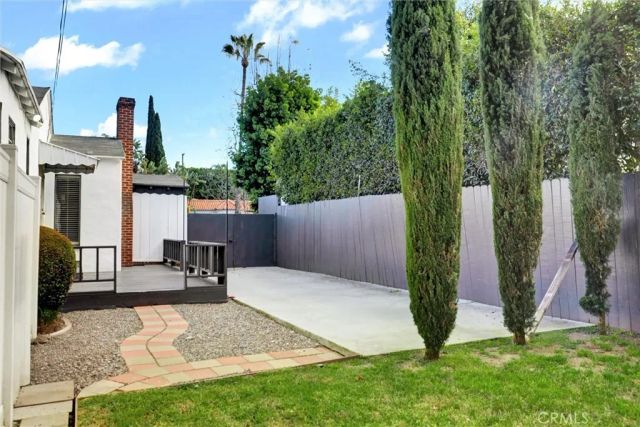 1185 Hauser Boulevard, Los Angeles, CA 90019