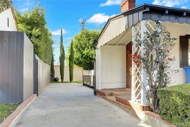 1185 Hauser Boulevard, Los Angeles, CA 90019