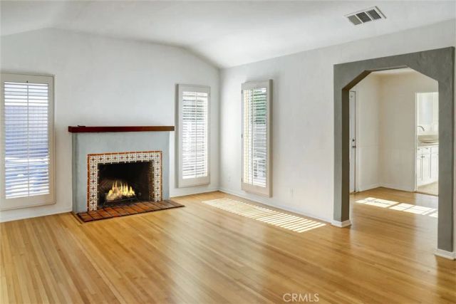 1185 Hauser Boulevard, Los Angeles, CA 90019