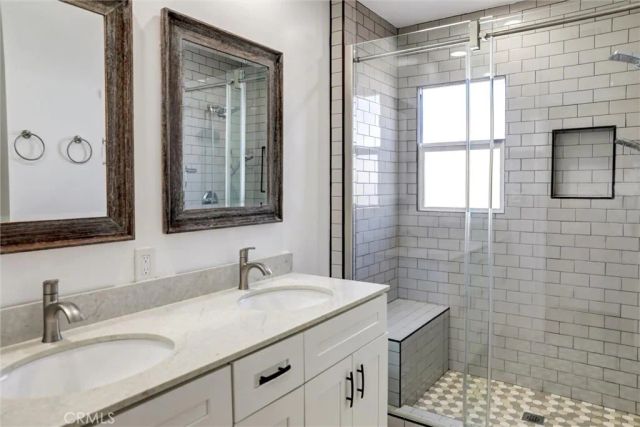 1185 Hauser Boulevard, Los Angeles, CA 90019