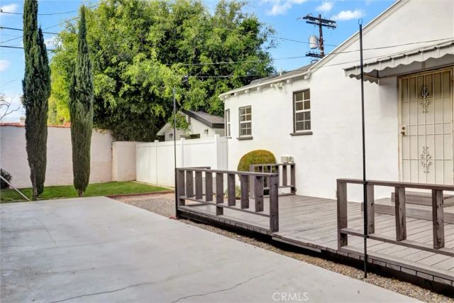 1185 Hauser Boulevard, Los Angeles, CA 90019