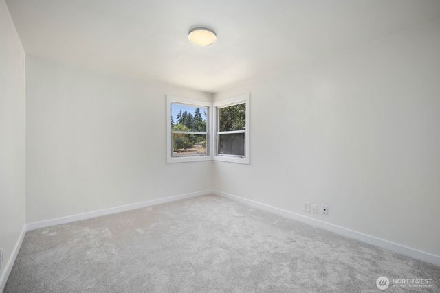 31 Crescent Cir SW, Lakewood, WA 98499