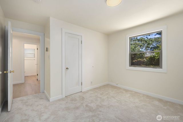 31 Crescent Cir SW, Lakewood, WA 98499