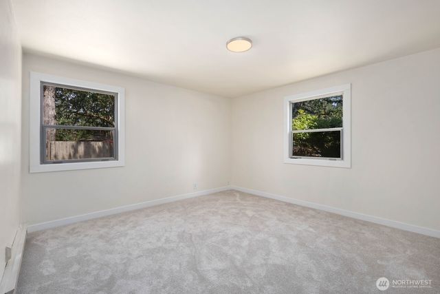 31 Crescent Cir SW, Lakewood, WA 98499