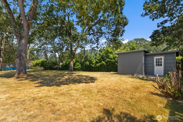 31 Crescent Cir SW, Lakewood, WA 98499