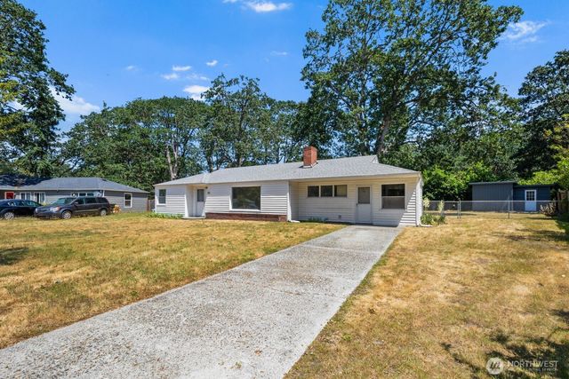 31 Crescent Cir SW, Lakewood, WA 98499