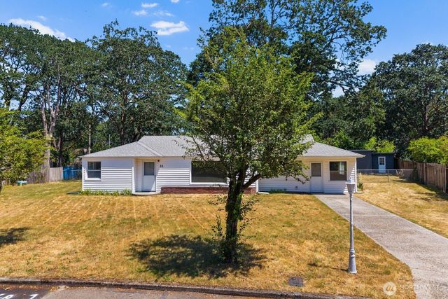 31 Crescent Cir SW, Lakewood, WA 98499