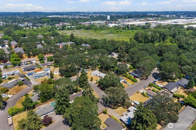 31 Crescent Cir SW, Lakewood, WA 98499