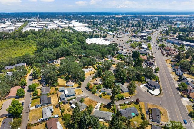 31 Crescent Cir SW, Lakewood, WA 98499