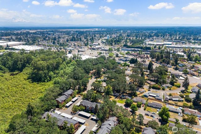 31 Crescent Cir SW, Lakewood, WA 98499