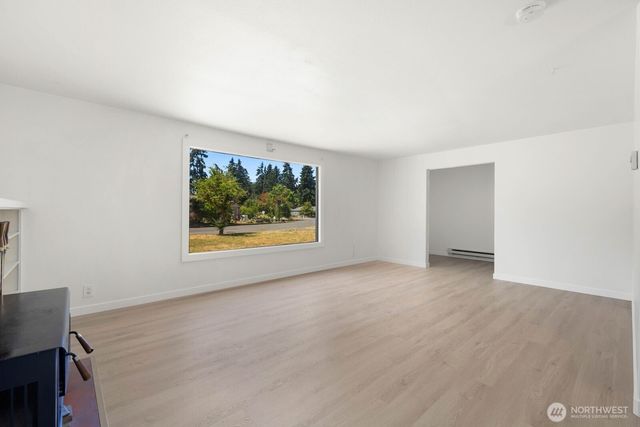 31 Crescent Cir SW, Lakewood, WA 98499