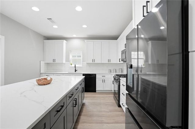 7812 Keepsake Lane, Flowery Branch, GA 30542