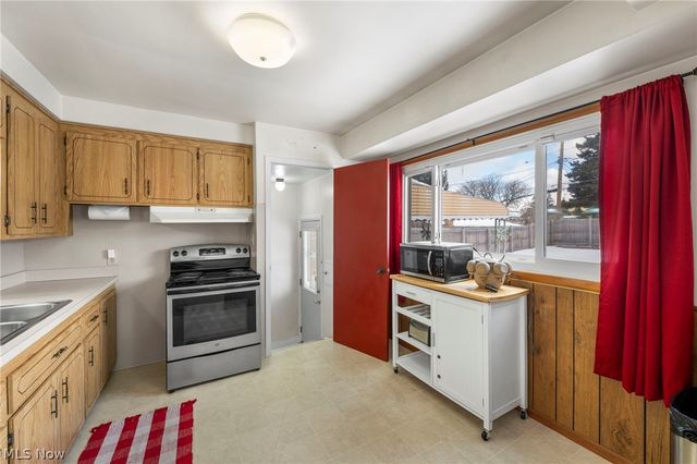 11120 Sharon Drive, Parma, OH 44130