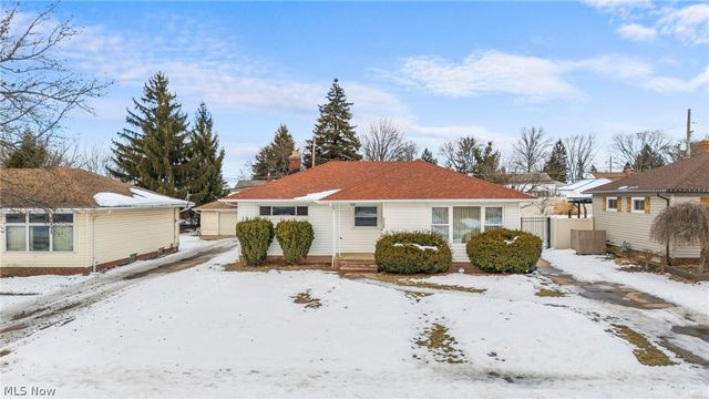 11120 Sharon Drive, Parma, OH 44130