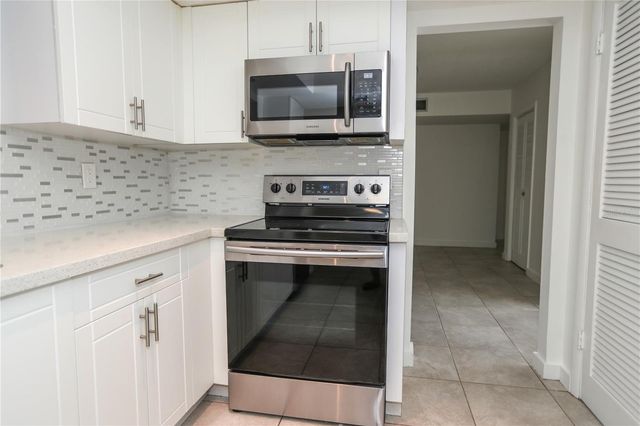 326 WHERLEY AVENUE SE, Port Charlotte, FL 33952