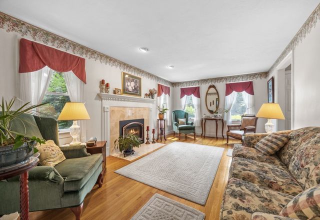 37 Malbone St, Lakeville, MA 02347