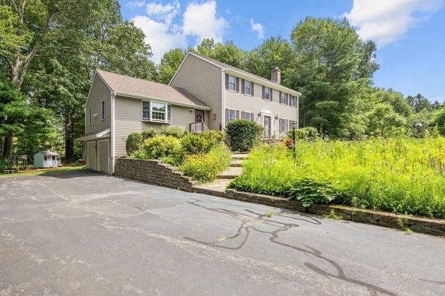 37 Malbone St, Lakeville, MA 02347