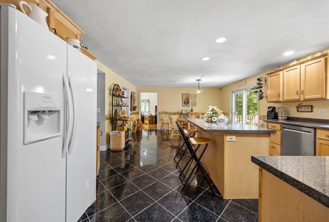37 Malbone St, Lakeville, MA 02347