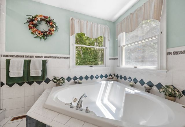 37 Malbone St, Lakeville, MA 02347