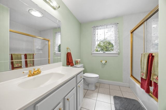 37 Malbone St, Lakeville, MA 02347