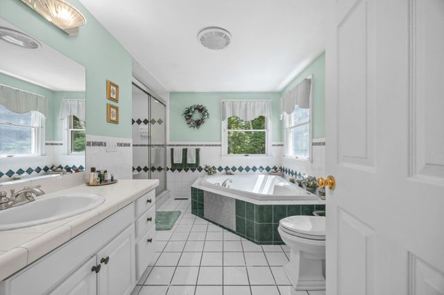 37 Malbone St, Lakeville, MA 02347