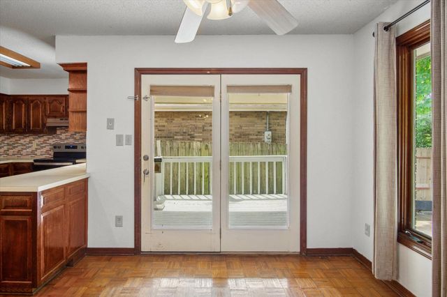 3055 S Oak Avenue, Springfield, MO 65804