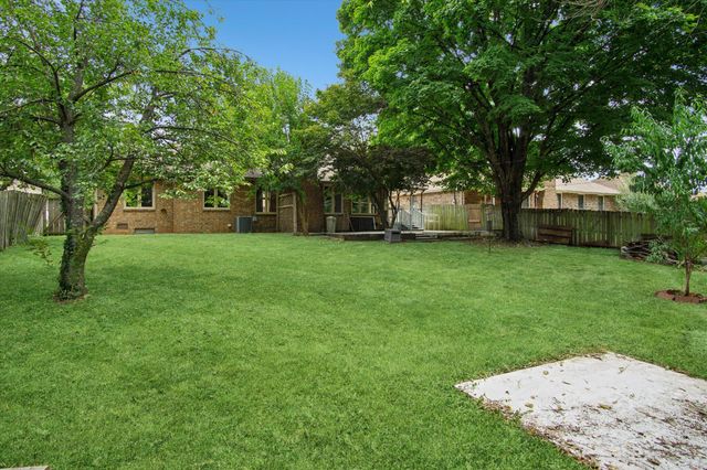 3055 S Oak Avenue, Springfield, MO 65804