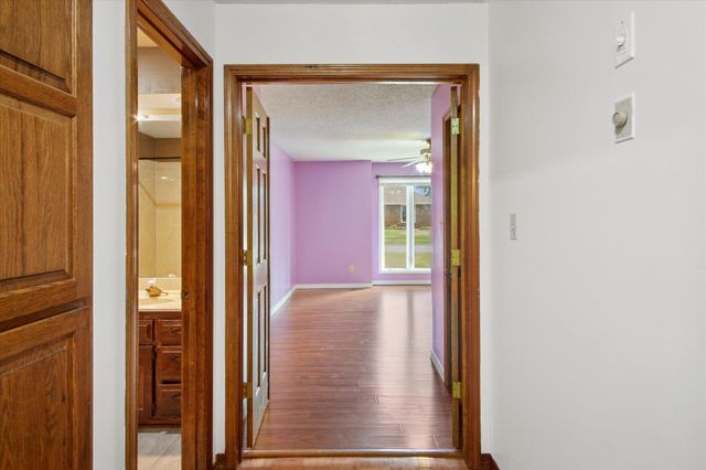 3055 S Oak Avenue, Springfield, MO 65804