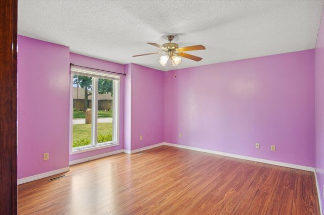 3055 S Oak Avenue, Springfield, MO 65804