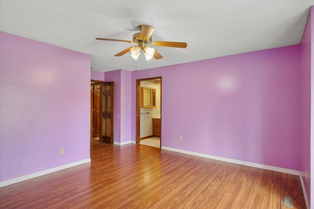 3055 S Oak Avenue, Springfield, MO 65804