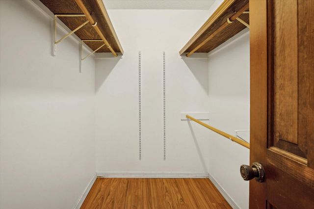 3055 S Oak Avenue, Springfield, MO 65804