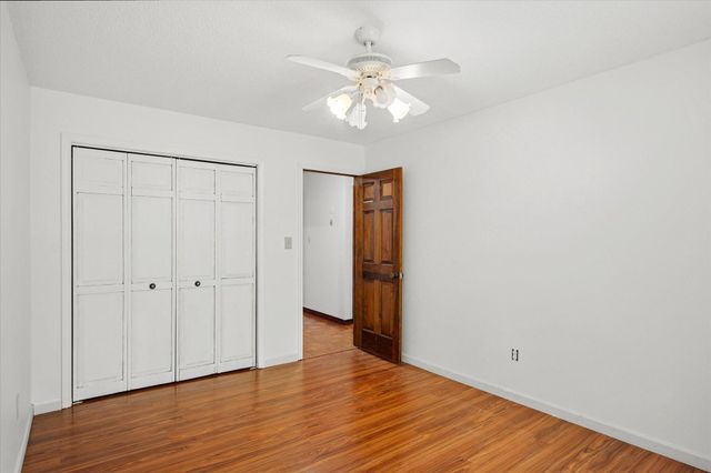 3055 S Oak Avenue, Springfield, MO 65804