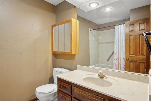 3055 S Oak Avenue, Springfield, MO 65804