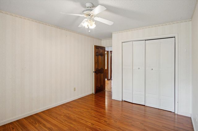 3055 S Oak Avenue, Springfield, MO 65804