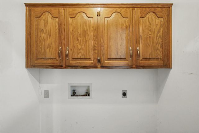 3055 S Oak Avenue, Springfield, MO 65804