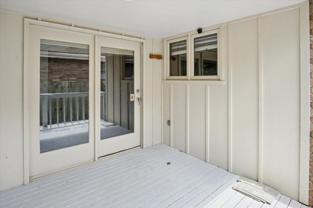 3055 S Oak Avenue, Springfield, MO 65804