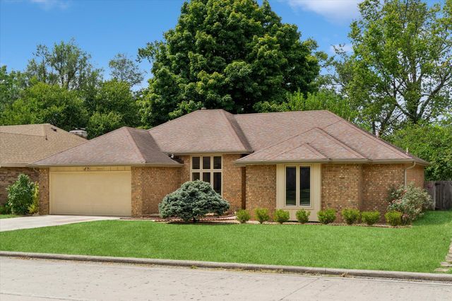 3055 S Oak Avenue, Springfield, MO 65804