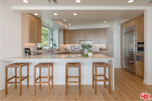 17325 Castellammare Drive 401, Pacific Palisades (los Angeles), CA 90272