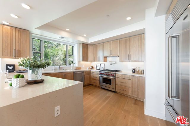 17325 Castellammare Drive 401, Pacific Palisades (los Angeles), CA 90272