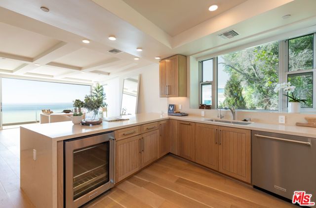 17325 Castellammare Drive 401, Pacific Palisades (los Angeles), CA 90272