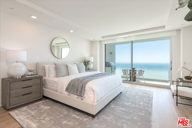 17325 Castellammare Drive 401, Pacific Palisades (los Angeles), CA 90272