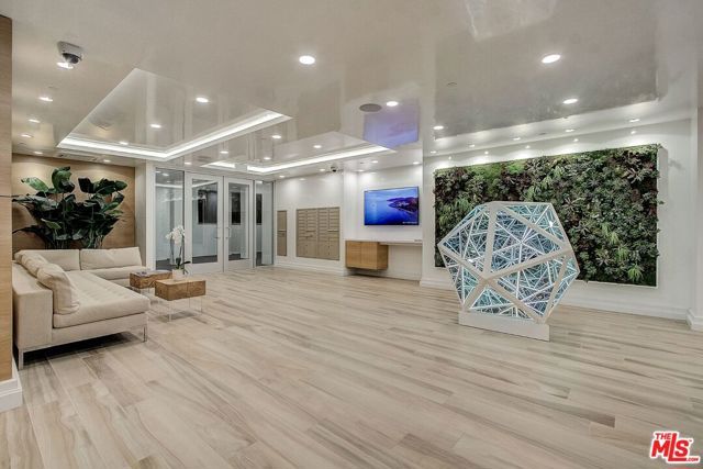 17325 Castellammare Drive 401, Pacific Palisades (los Angeles), CA 90272