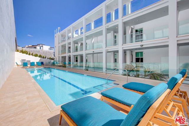 17325 Castellammare Drive 401, Pacific Palisades (los Angeles), CA 90272