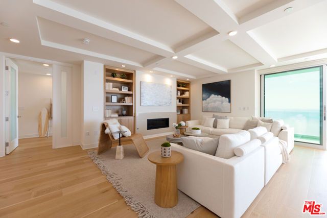 17325 Castellammare Drive 401, Pacific Palisades (los Angeles), CA 90272