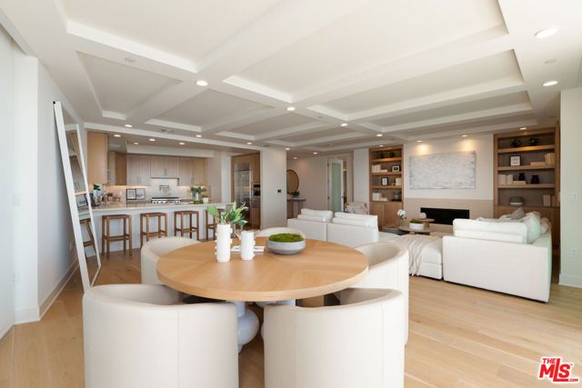 17325 Castellammare Drive 401, Pacific Palisades (los Angeles), CA 90272