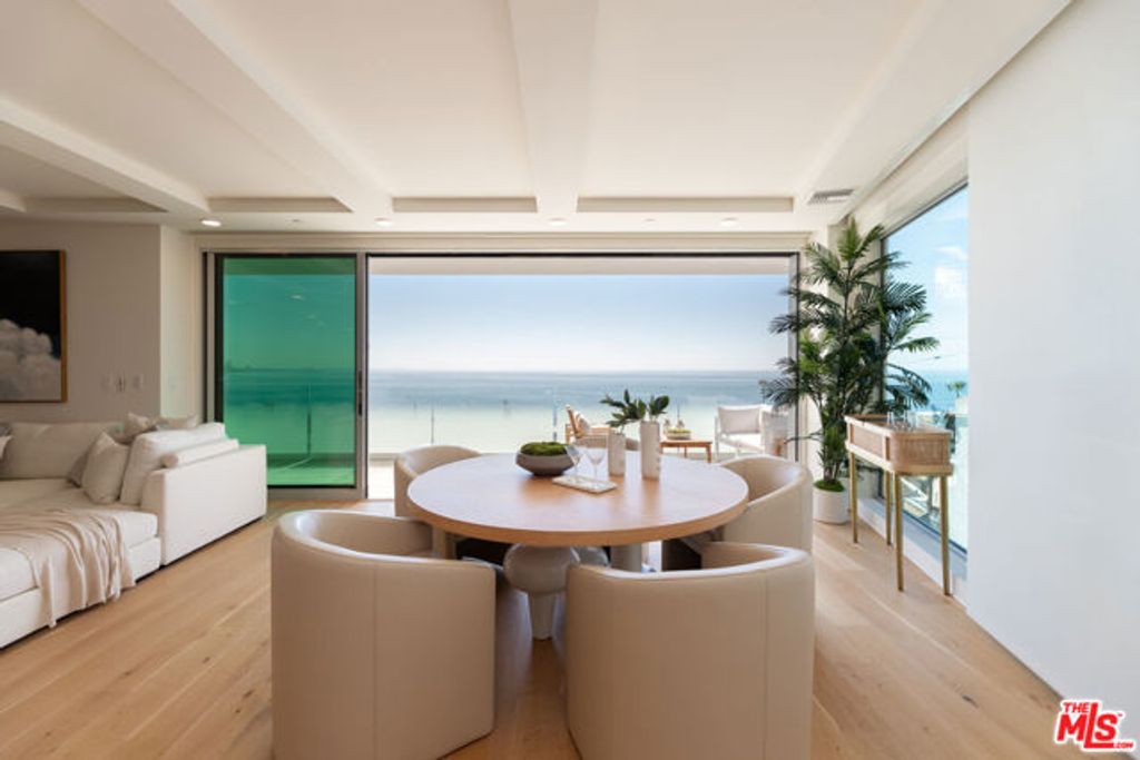 17325 Castellammare Drive 401, Pacific Palisades (los Angeles), CA 90272